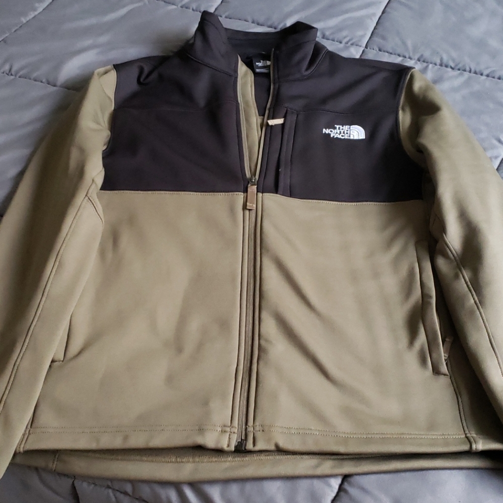 Men's medium North Face jacket.Black and Olive.